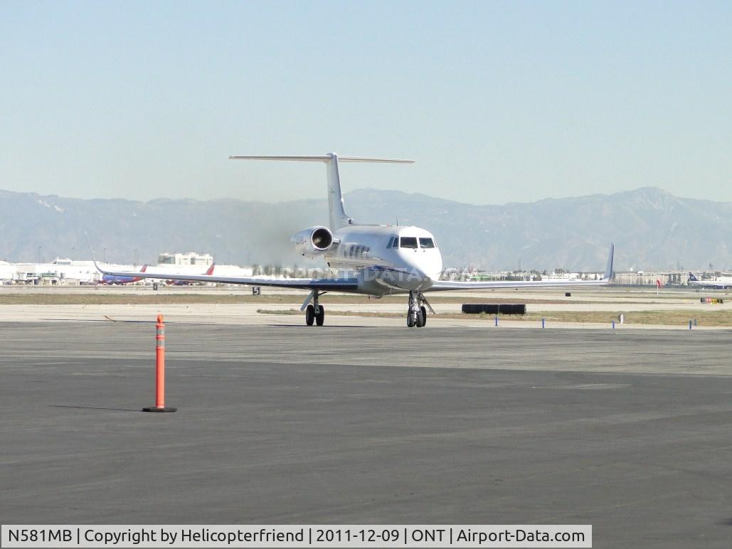 N581MB, 1972 Grumman G-1159 Gulfstream II C/N 109, Turning off of taxiway Sierra and entering Atlantic Aviation area