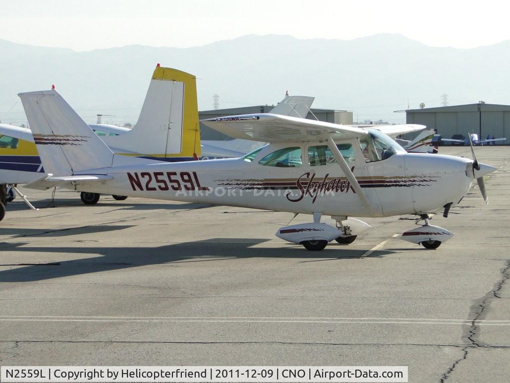 N2559L, 1967 Cessna 172H C/N 17255759, Parked in the northside parking area