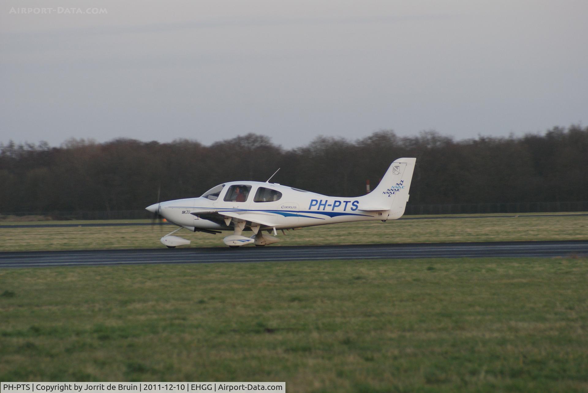 PH-PTS, 2004 Cirrus SR20 C/N 1418, Taxing to the flightclub NNAC after a VFR flight from Germany to homebase Eelde.