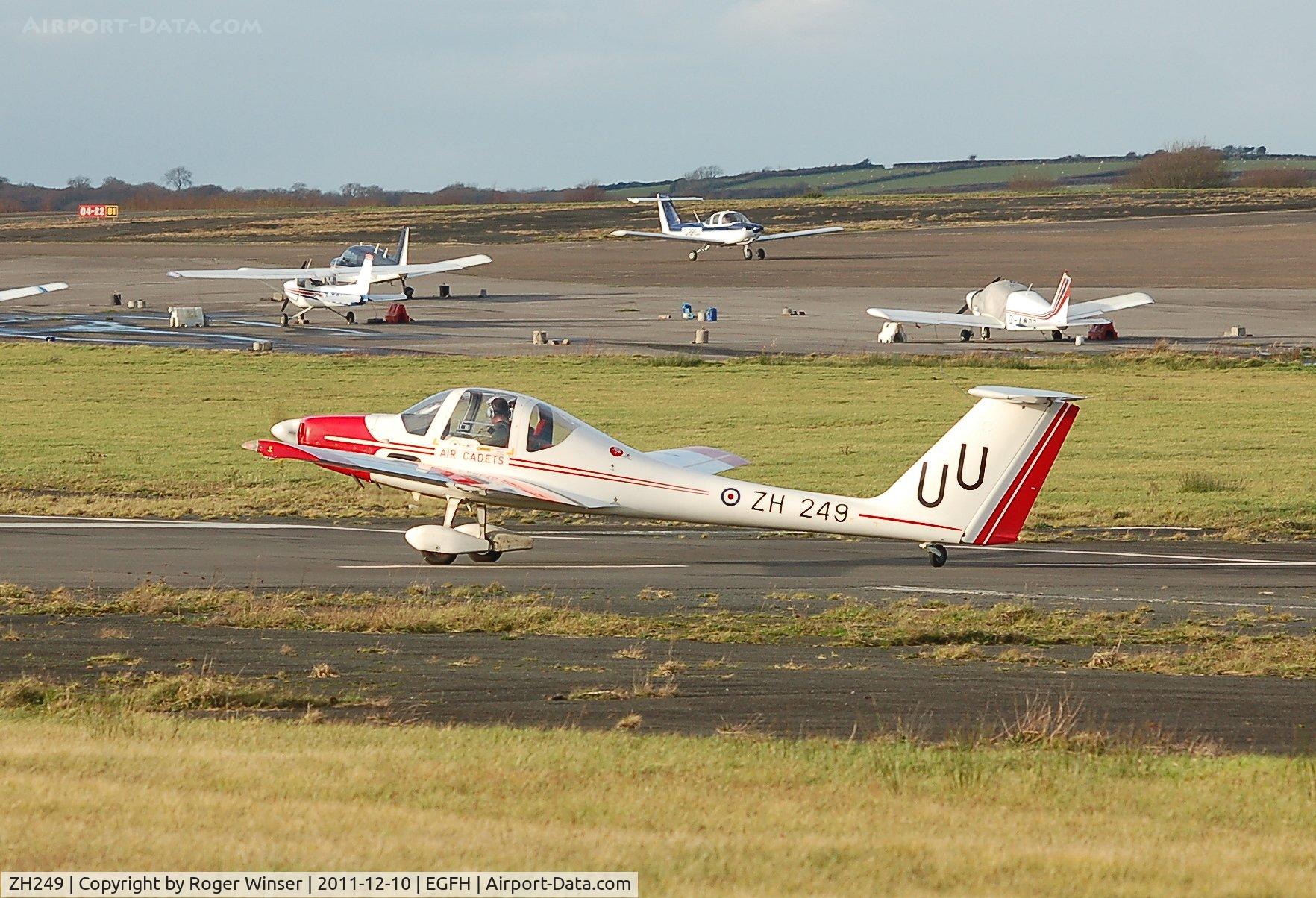 ZH249, Grob G-109B Vigilant T1 C/N 6562, Coded UU and operated by 636 VGS. Air Cadet's Vigilant motorised glider about to depart Runway 28.