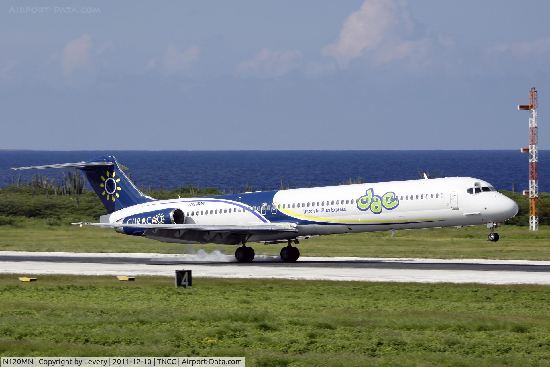 N120MN, 1992 McDonnell Douglas MD-83 C/N 53120, Touch Down!!!
