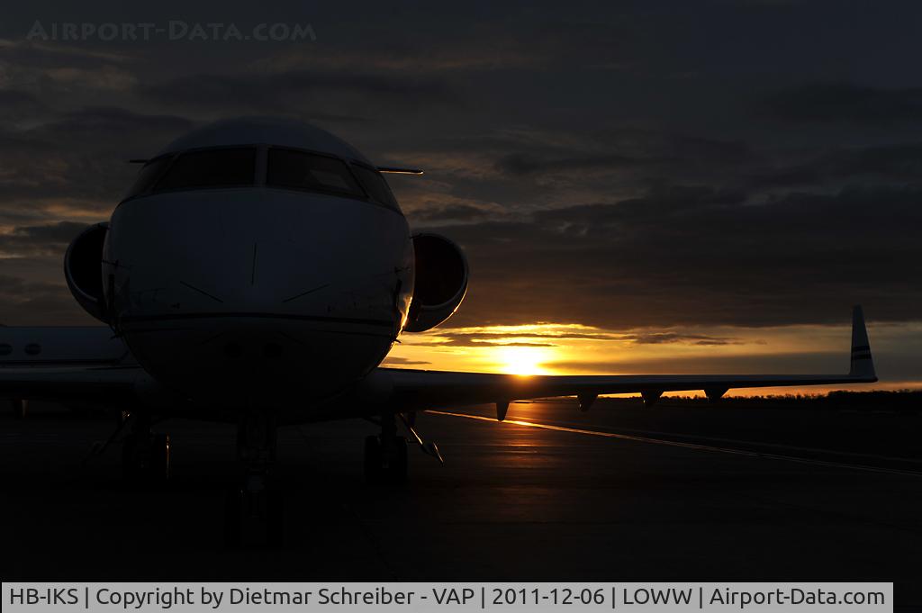 HB-IKS, 1989 Canadair Challenger 601-3A (CL-600-2B16) C/N 5042, CL600
