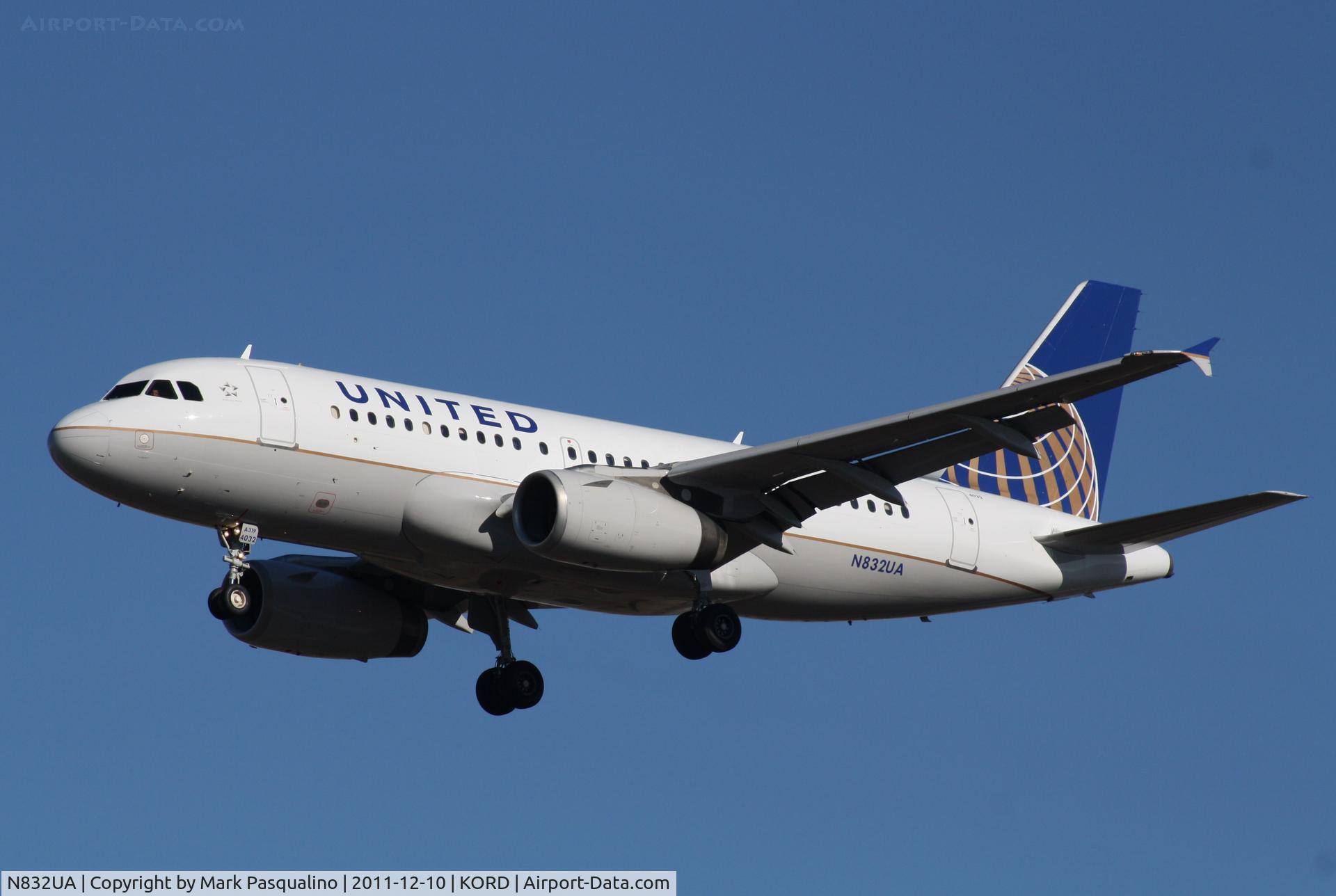 N832UA, 2000 Airbus A319-131 C/N 1321, Airbus A319