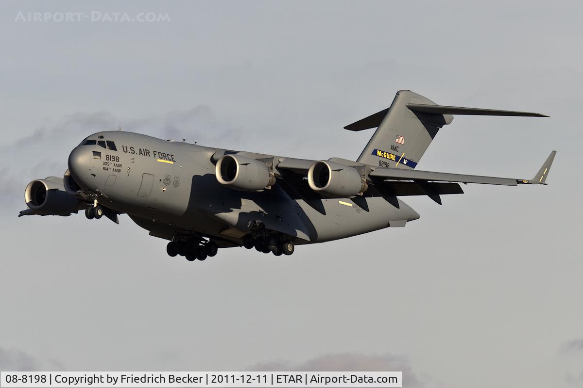 08-8198, 2008 Boeing C-17A Globemaster III C/N P-198, on final