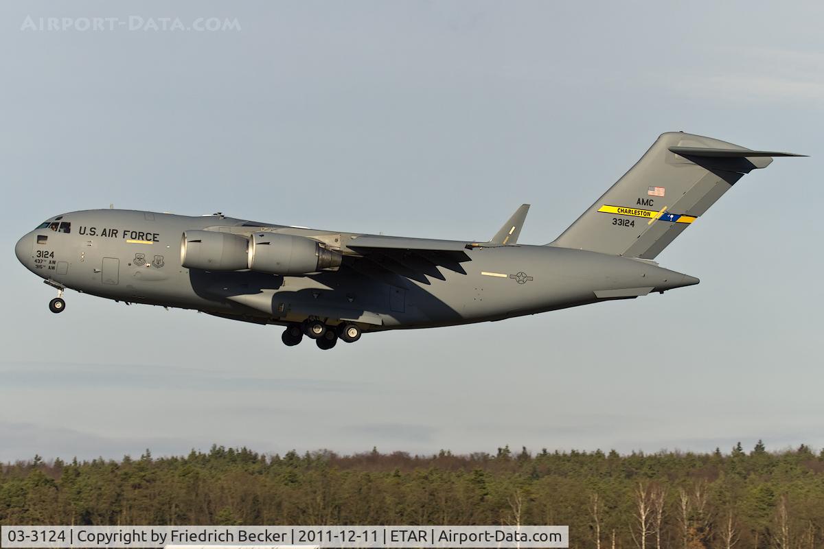 03-3124, 2003 Boeing C-17A Globemaster III C/N P-124, on final