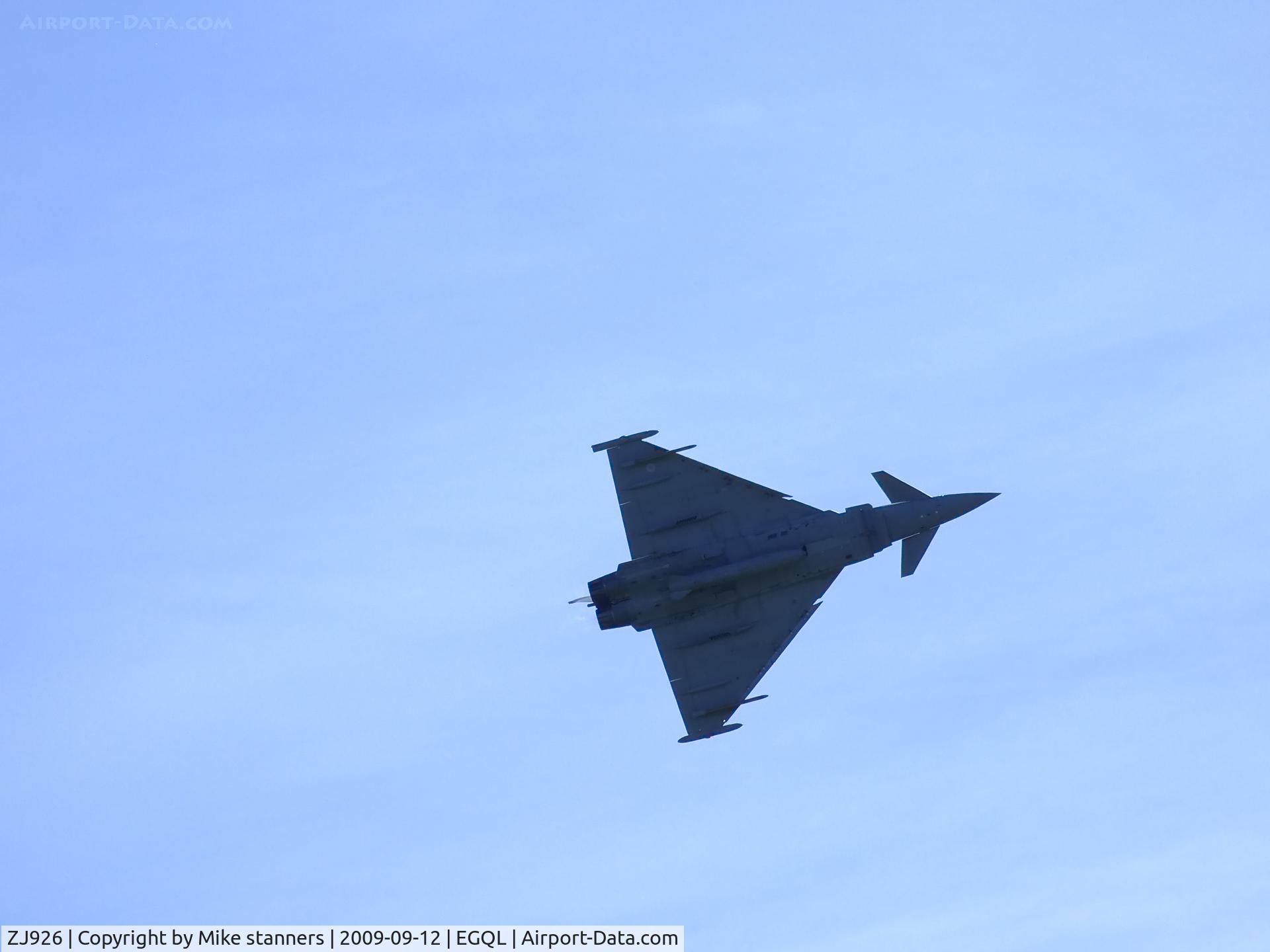 ZJ926, 2006 Eurofighter EF-2000 Typhoon FGR4 C/N 0083/BS017, 3sqn Typhoon FGR.4 In action at Leuchars airshow 2009