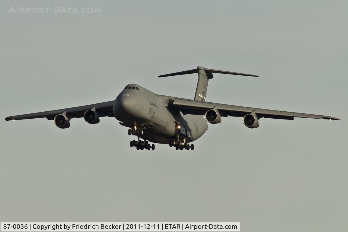 87-0036, 1987 Lockheed C-5B Galaxy C/N 500-0122, on final