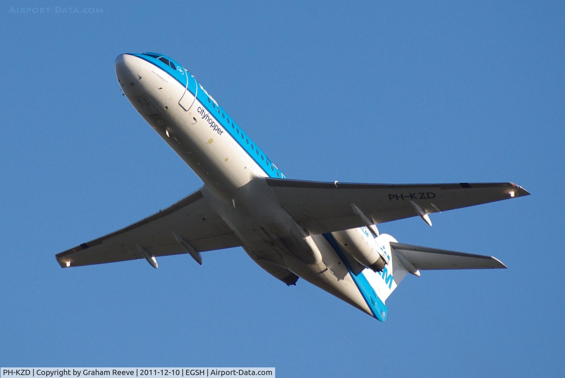 PH-KZD, 1997 Fokker 70 (F-28-0070) C/N 11582, Departing from Norwich.