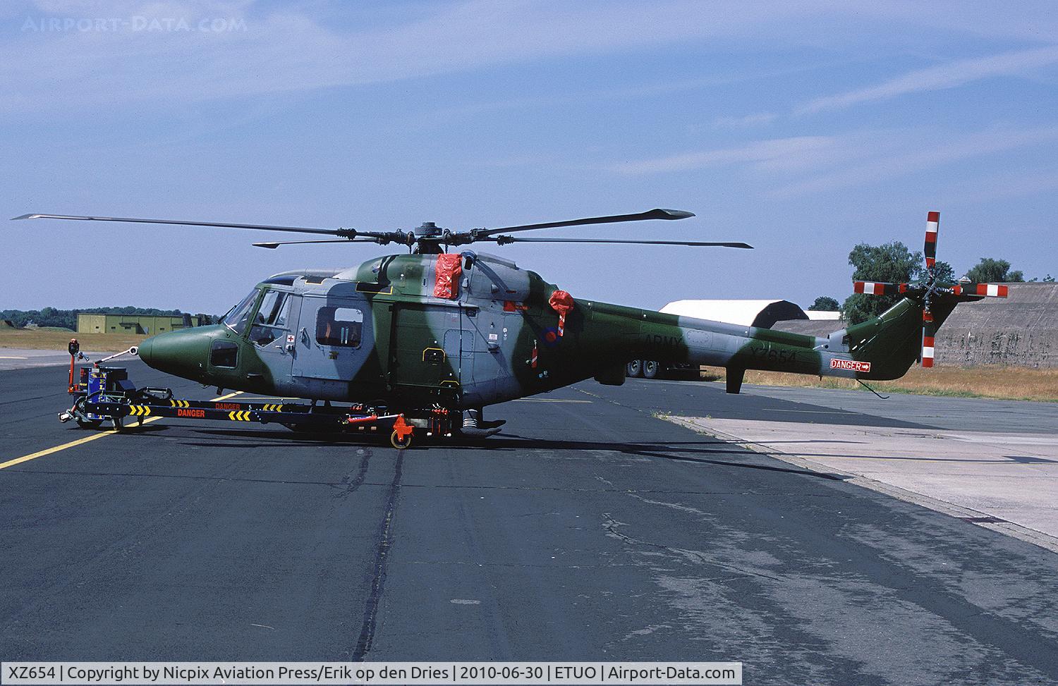 XZ654, 1980 Westland Lynx AH.7 C/N 205, At the Princess Royal Barracks, as former RAF Gutersloh is called, Lynxes are based with 1 Rgt. XZ-654 is brough to the ramp in order for a mission later on that day.