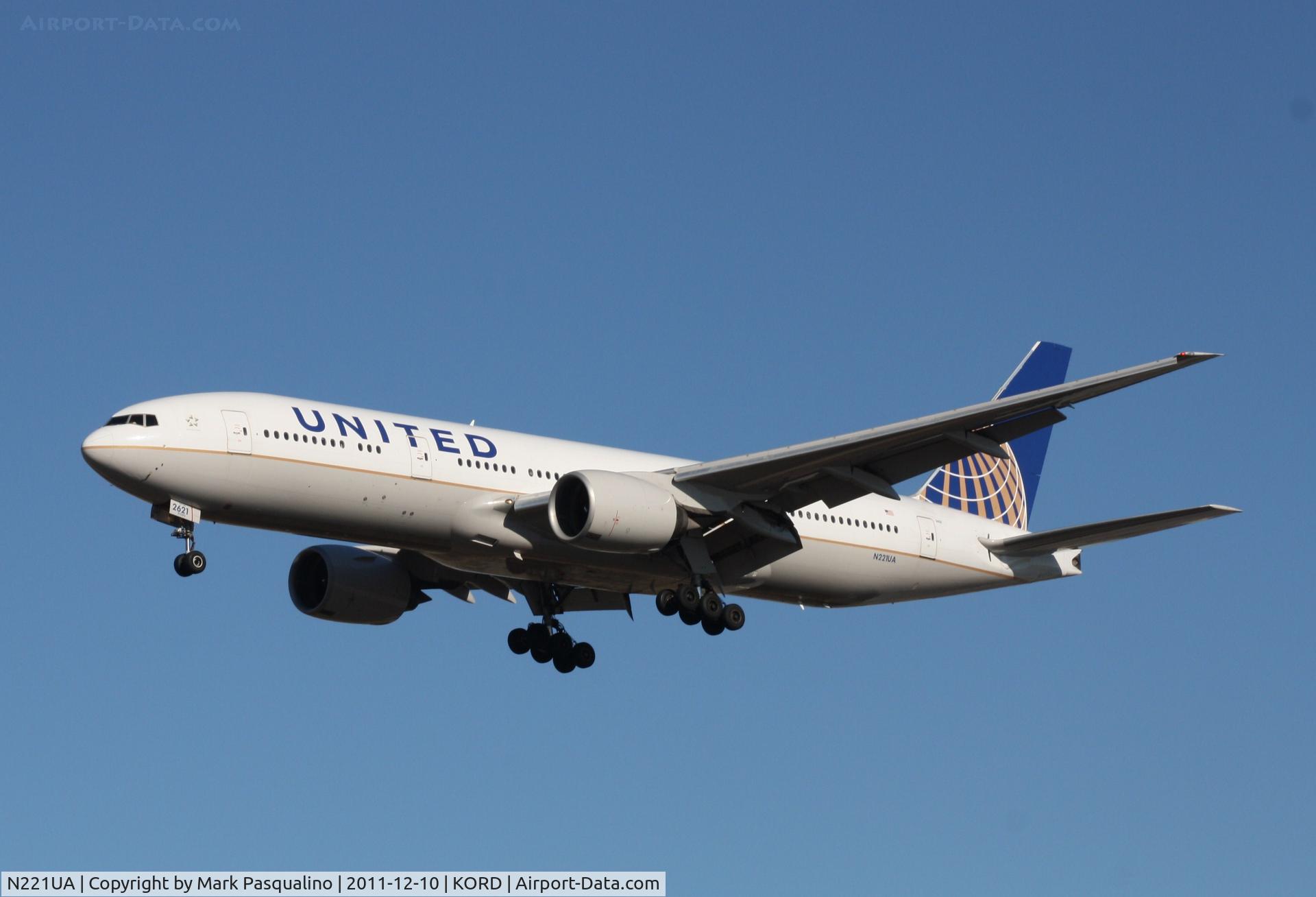 N221UA, 2001 Boeing 777-222 C/N 30552, Boeing 777-200