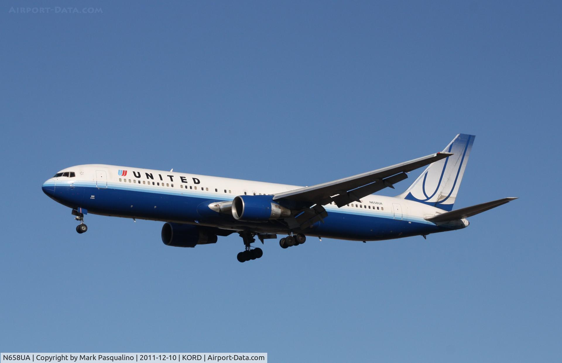 N658UA, 1993 Boeing 767-322 C/N 27113, Boeing 767-300