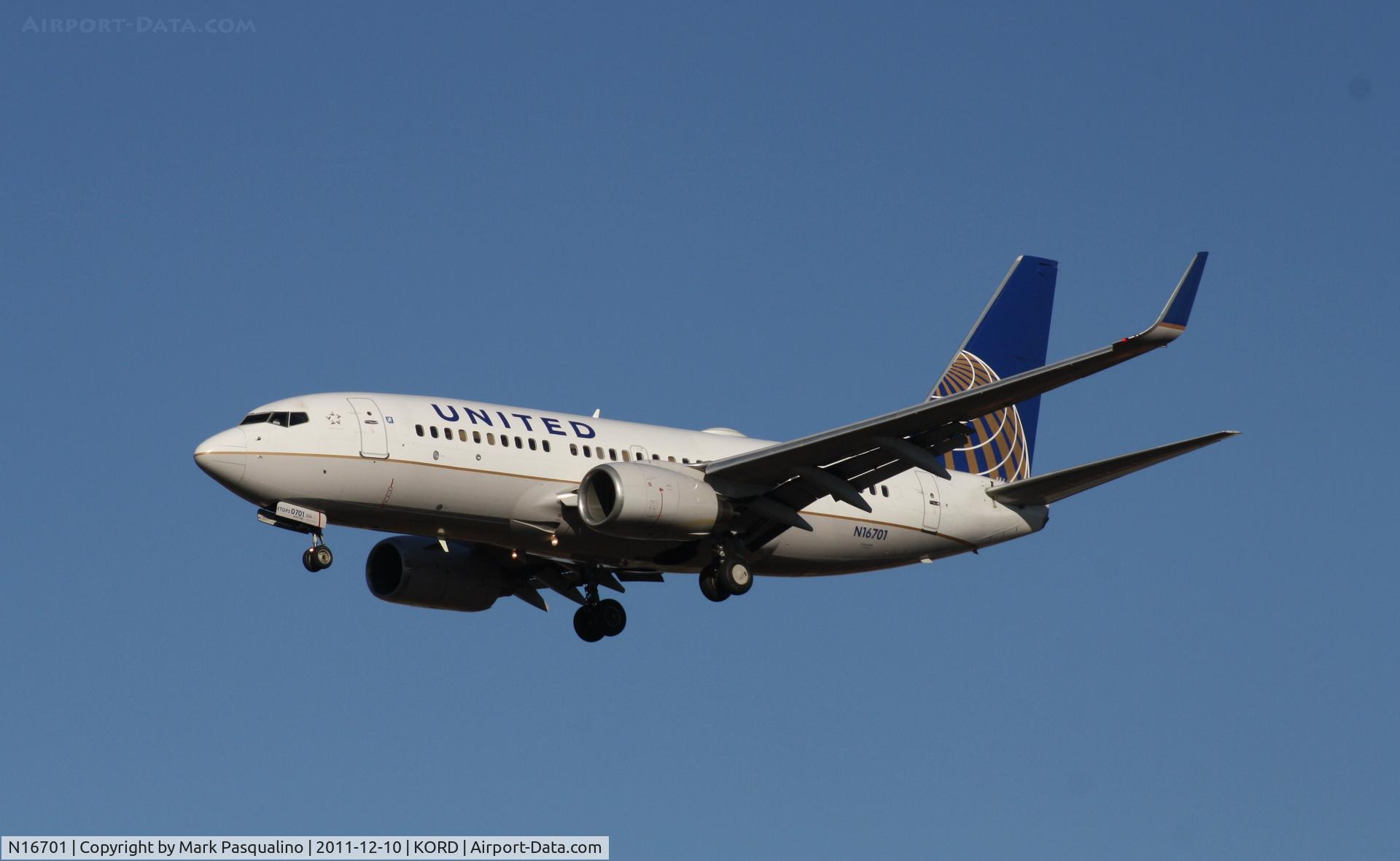 N16701, 1998 Boeing 737-724 C/N 28762, Boeing 737-700