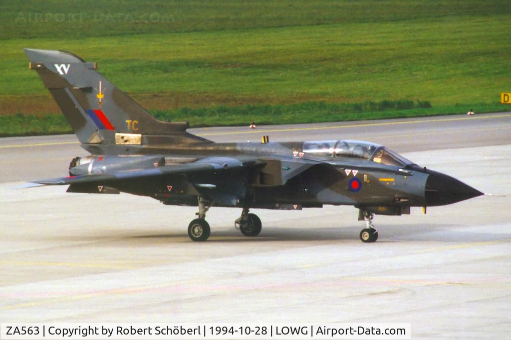 ZA563, 1982 Panavia Tornado GR.1 C/N 088/BS026/3047, Airshow 1994
