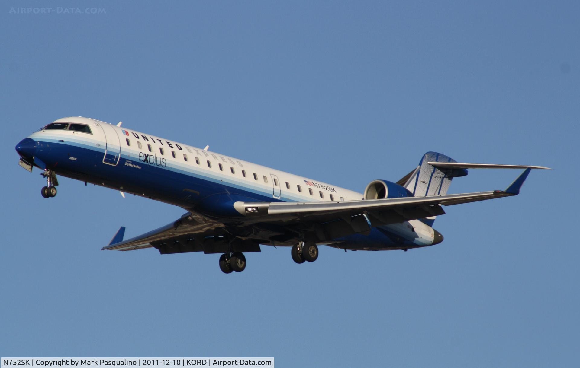 N752SK, 2005 Bombardier CRJ-701ER (CL-600-2C10) Regional Jet C/N 10209, CL-600-2C10