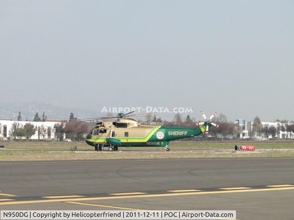 N950DG, Sikorsky UH-3H Sea King C/N 149724, Entering runway 26L from Taxiway Cocco