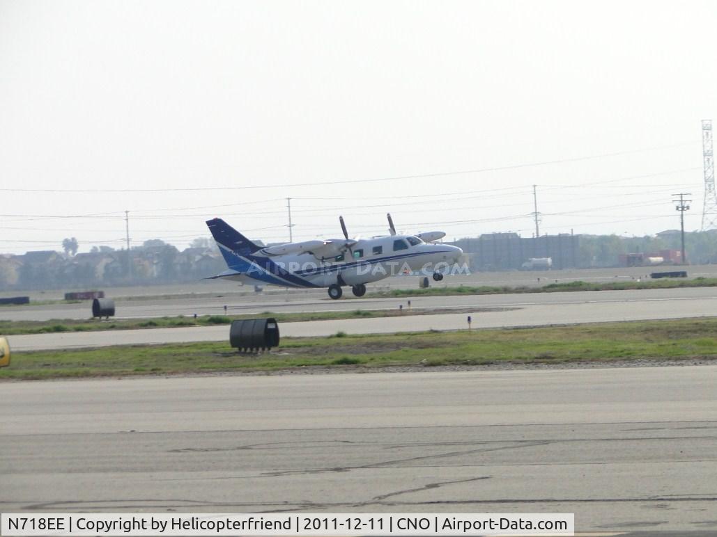 N718EE, 1978 Mitsubishi MU-2B-36A C/N 718SA, Lifting off westbound