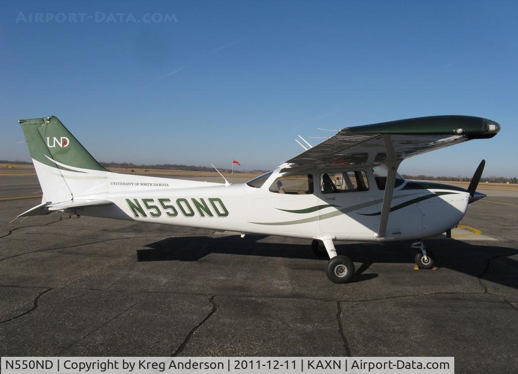 N550ND, Cessna 172S C/N 172S10992, University of North Dakota Cessna 172S Skyhawk at the fuel pumps.