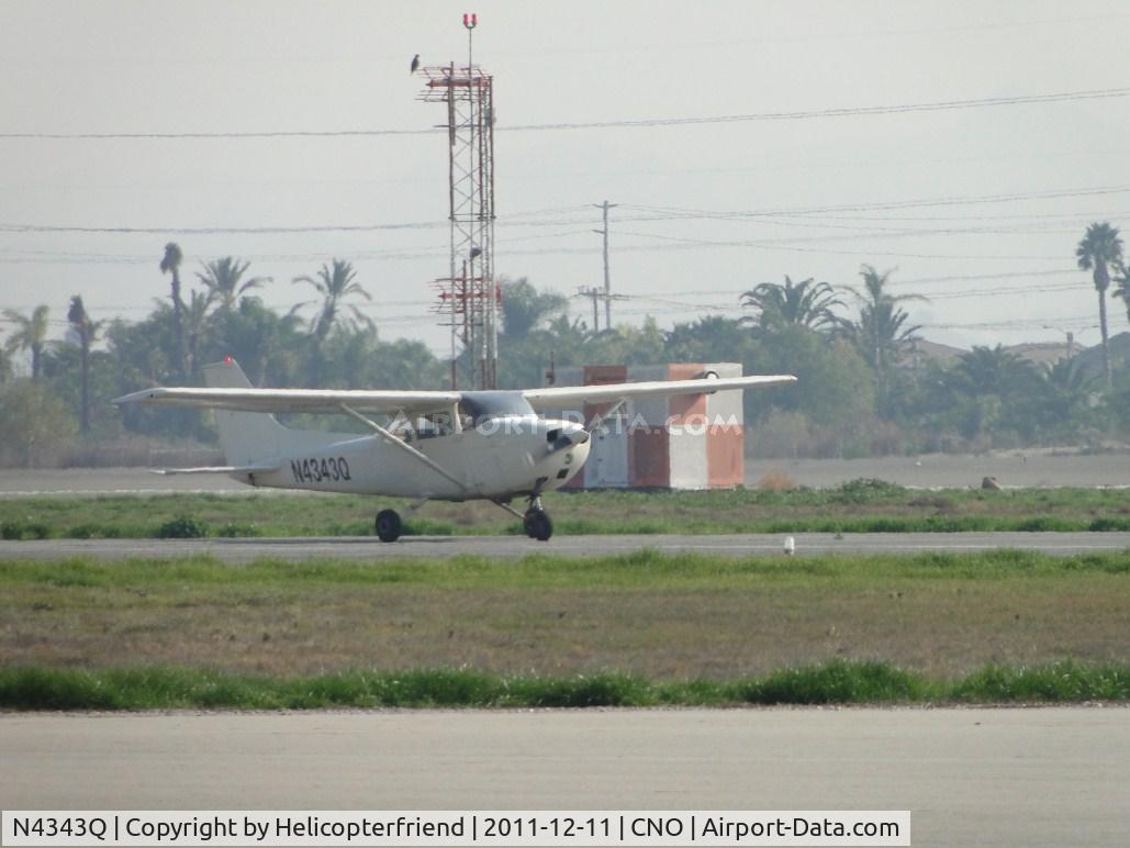 N4343Q, 1971 Cessna 172L C/N 17260243, Landing on runway 26R