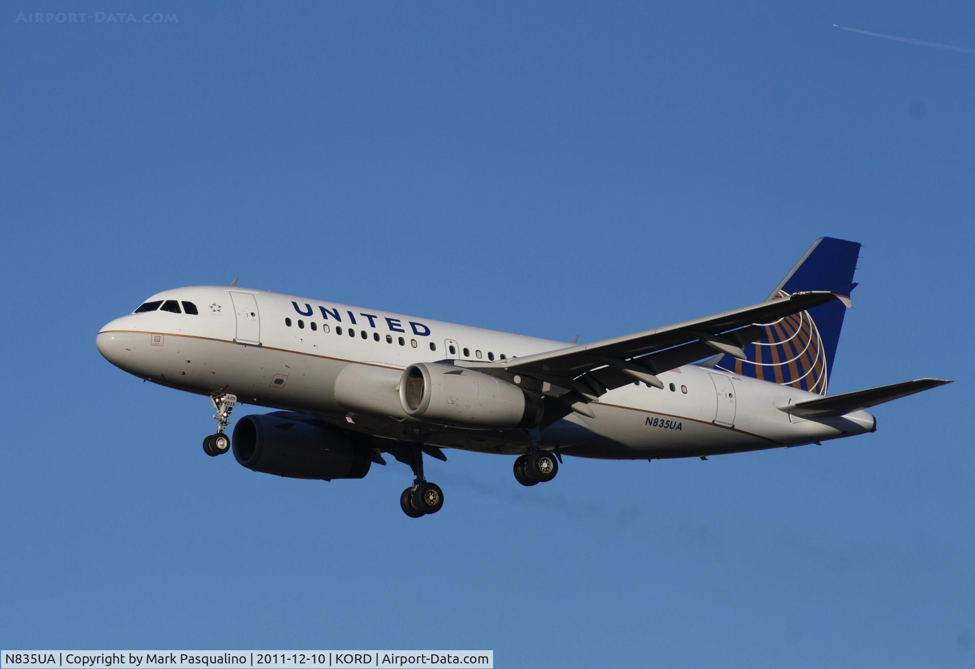N835UA, 2001 Airbus A319-131 C/N 1426, Airbus A320