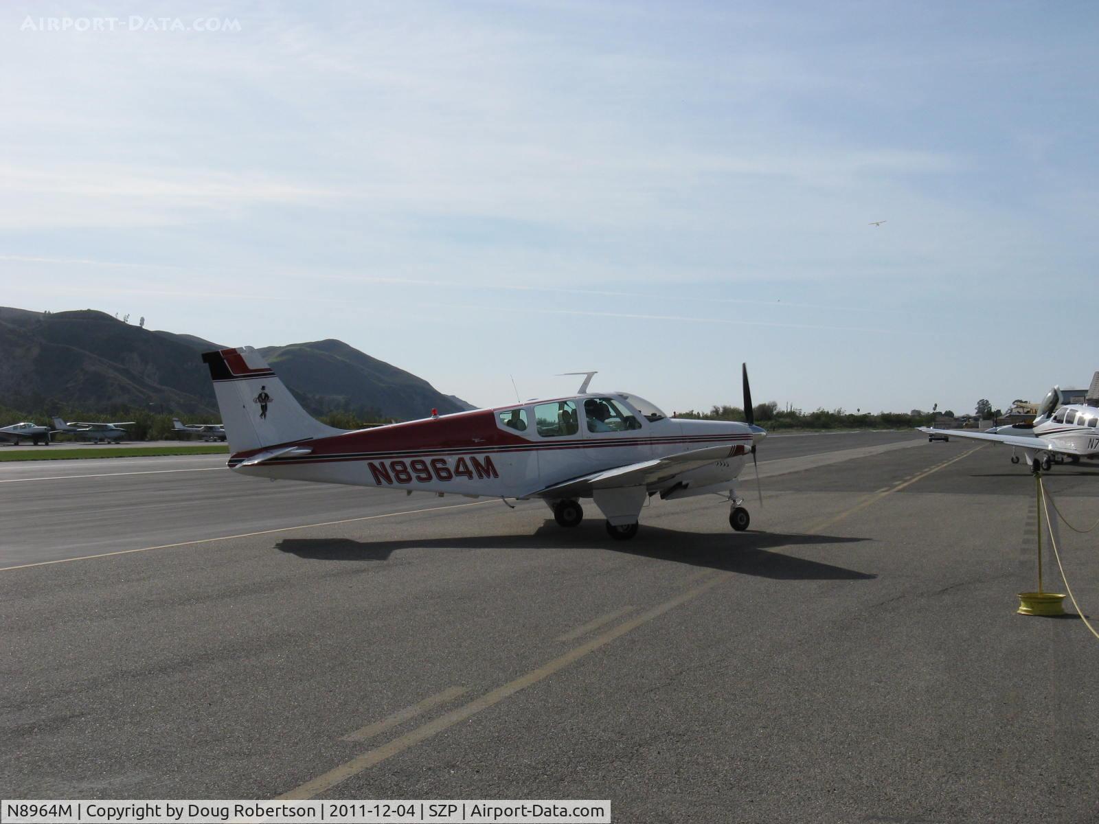N8964M, 1963 Beech 35-B33 Debonair C/N CD-720, 1963 Beech 35 B33 DEBONAIR, Continental IO-470-J 225 Hp, taxi
