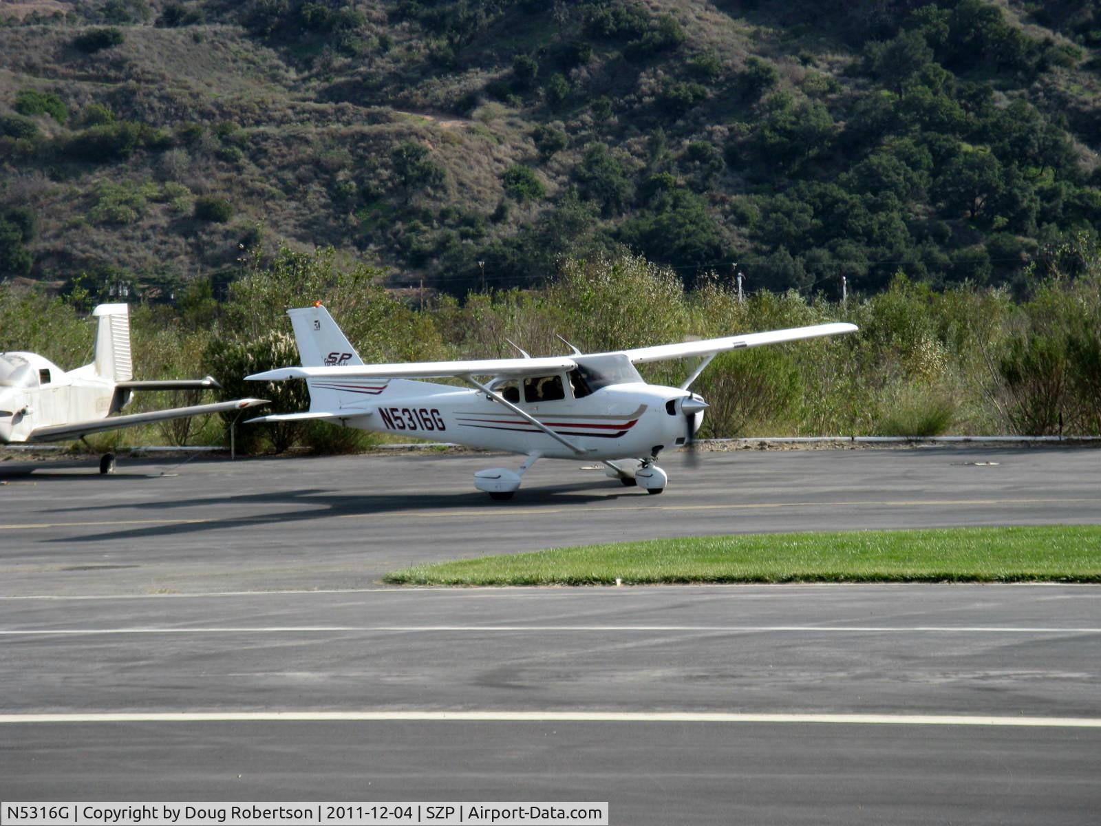 N5316G, Cessna 172S C/N 172S9294, 2005 Cessna 172S SKYHAWK SP, Lycoming IO-360-L2A 180 Hp, taxi