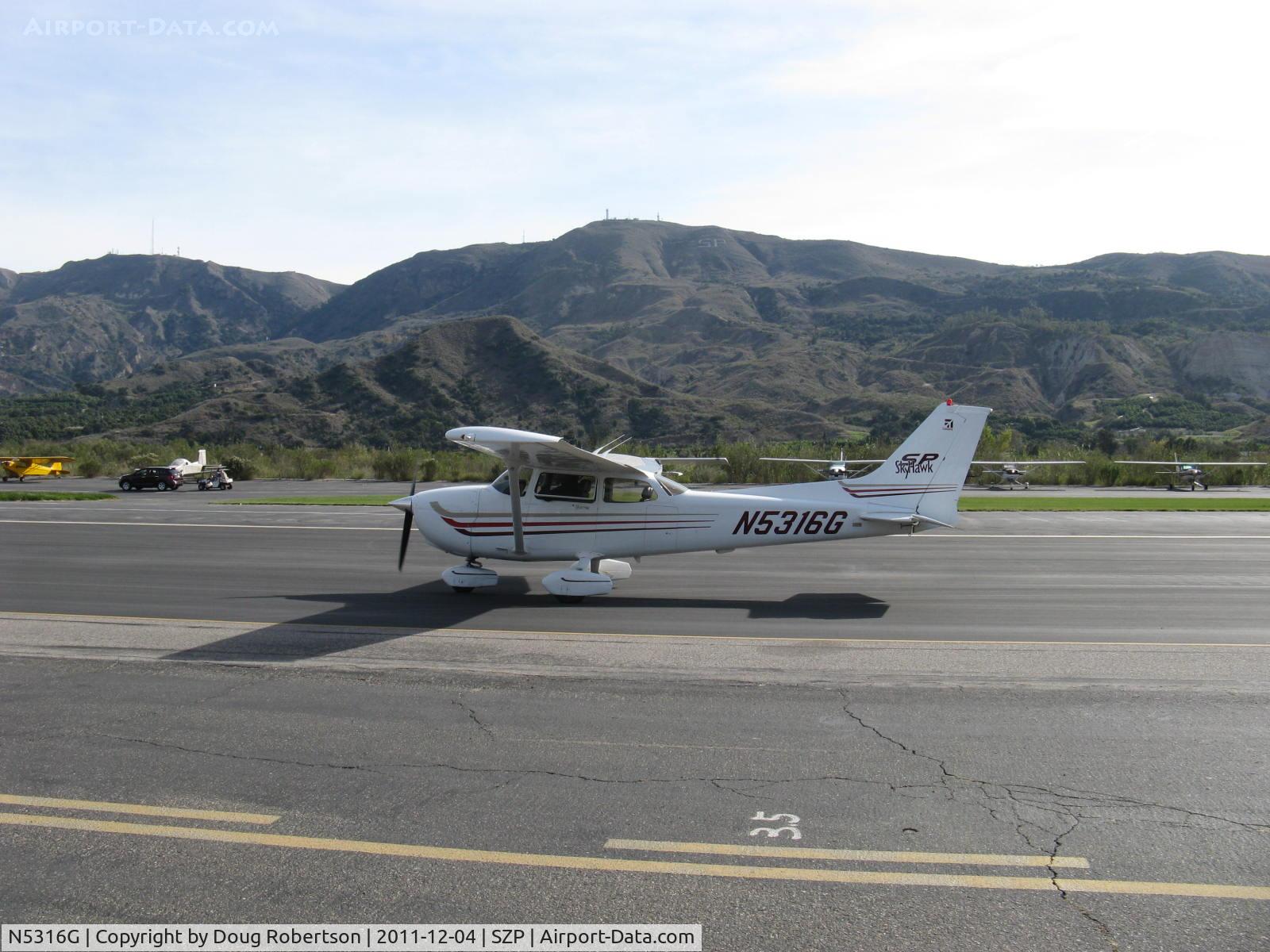 N5316G, Cessna 172S C/N 172S9294, 2005 Cessna 172S SKYHAWK SP, Lycoming IO-360-L2A 180 Hp, CS prop, taxi back after landing Rwy 22