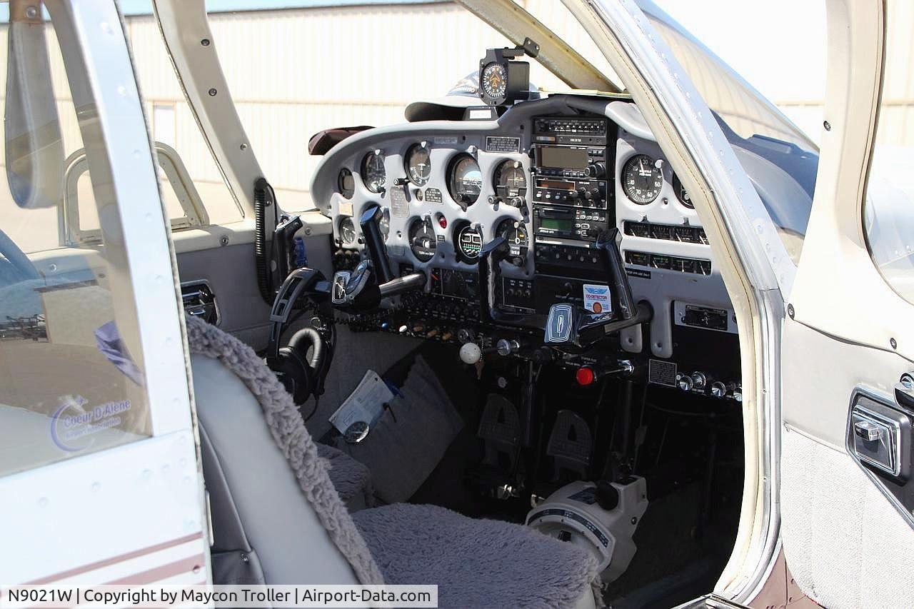 N9021W, 1966 Piper PA-28-235 Cherokee C/N 28-10819, 1966 Piper PA-28-235