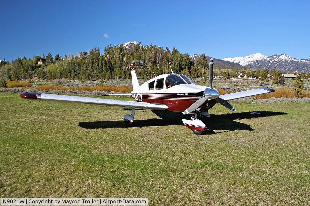 N9021W, 1966 Piper PA-28-235 Cherokee C/N 28-10819, 1966 Piper PA-28-235