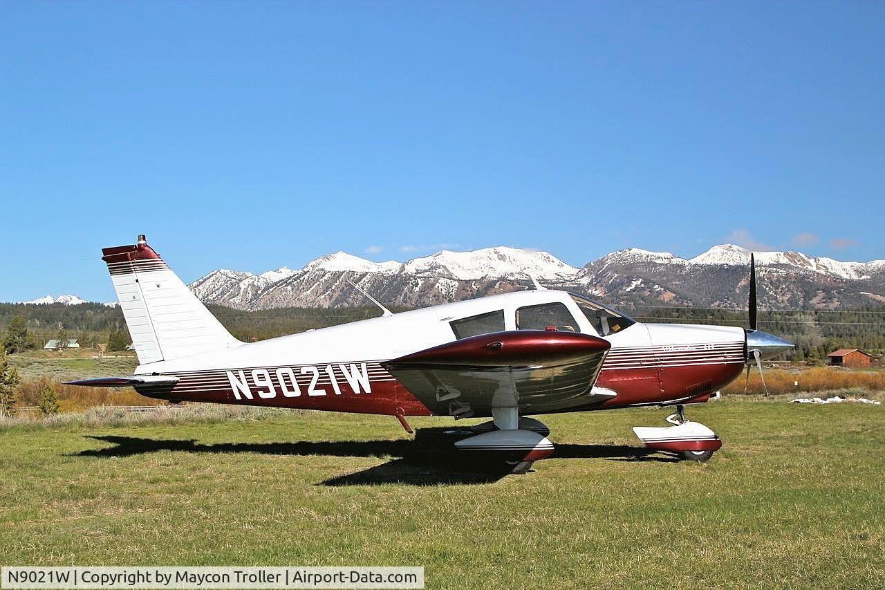 N9021W, 1966 Piper PA-28-235 Cherokee C/N 28-10819, 1966 Piper PA-28-235