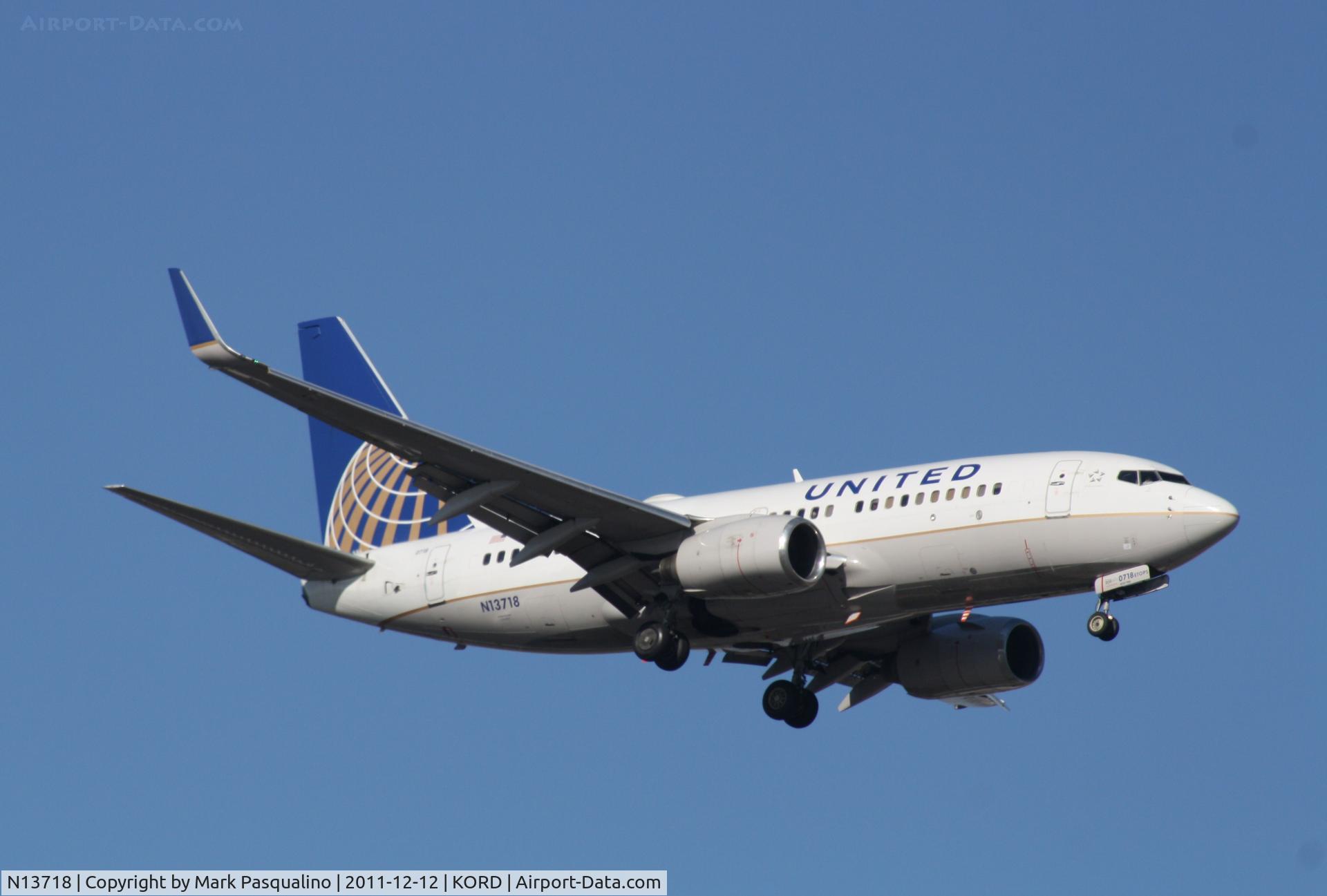 N13718, 1999 Boeing 737-724 C/N 28937, Boeing 737-700