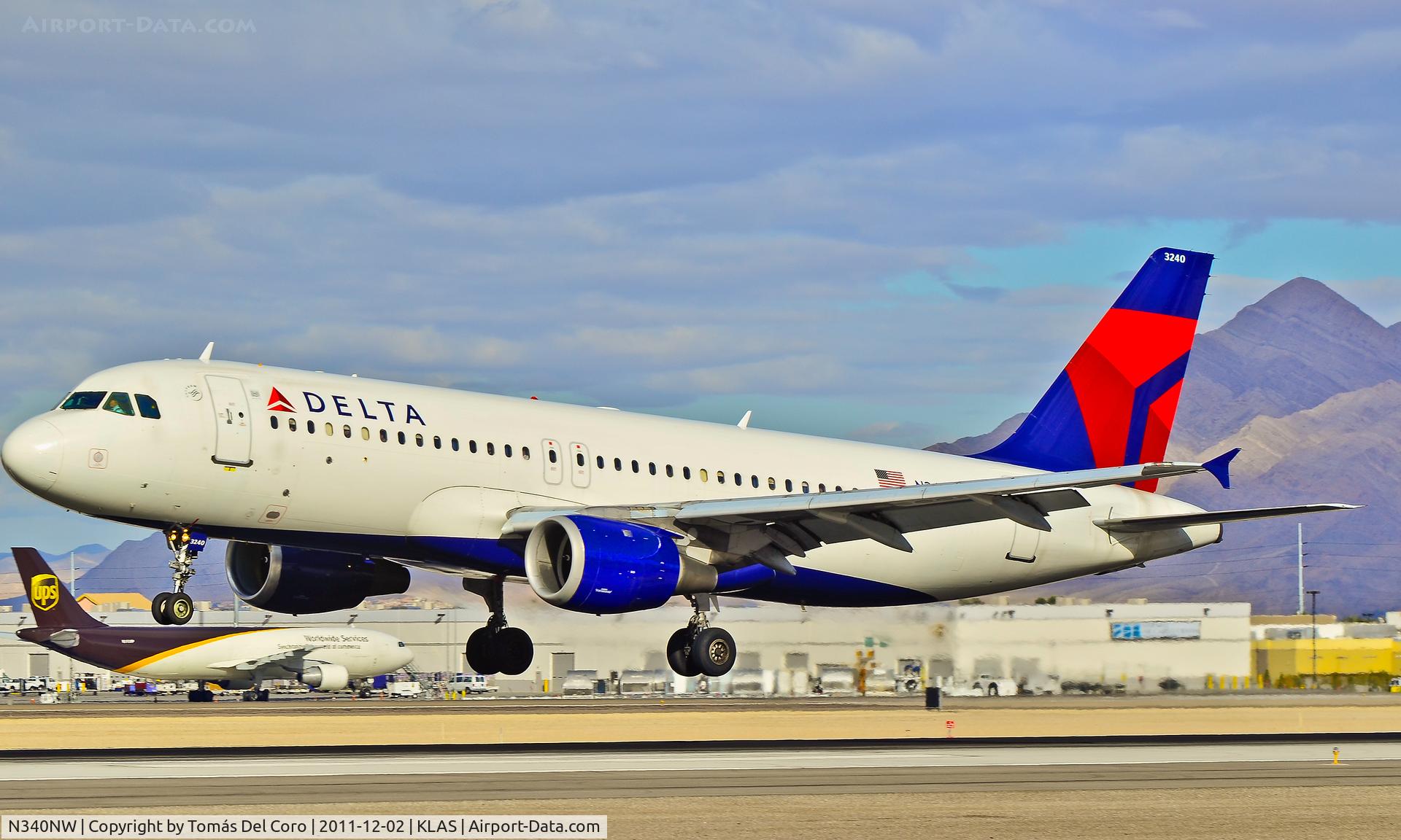 N340NW, 1992 Airbus A320-212 C/N 372, N340NW Delta Air Lines 1992 Airbus A320-212 C/N 372

Las Vegas - McCarran International (LAS / KLAS)
USA - Nevada, December 02, 2011
Photo: Tomás Del Coro