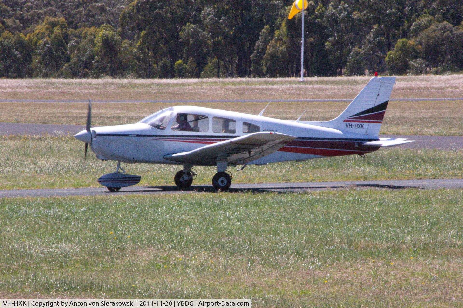 VH-HXK, 1978 Piper PA-28-161 C/N 28-7816445, VH-HXK @ YBDG Bendigo Airport