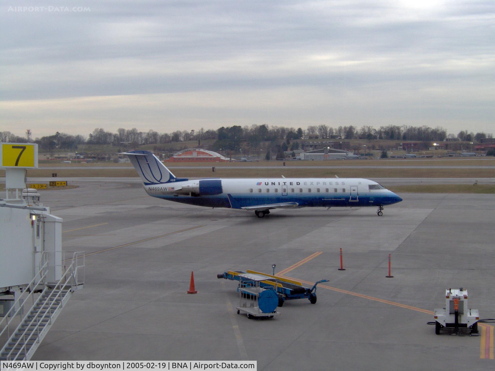 N469AW, 2004 Bombardier CRJ-200LR (CL-600-2B19) C/N 7917, As United Express - on the ground at Nashville