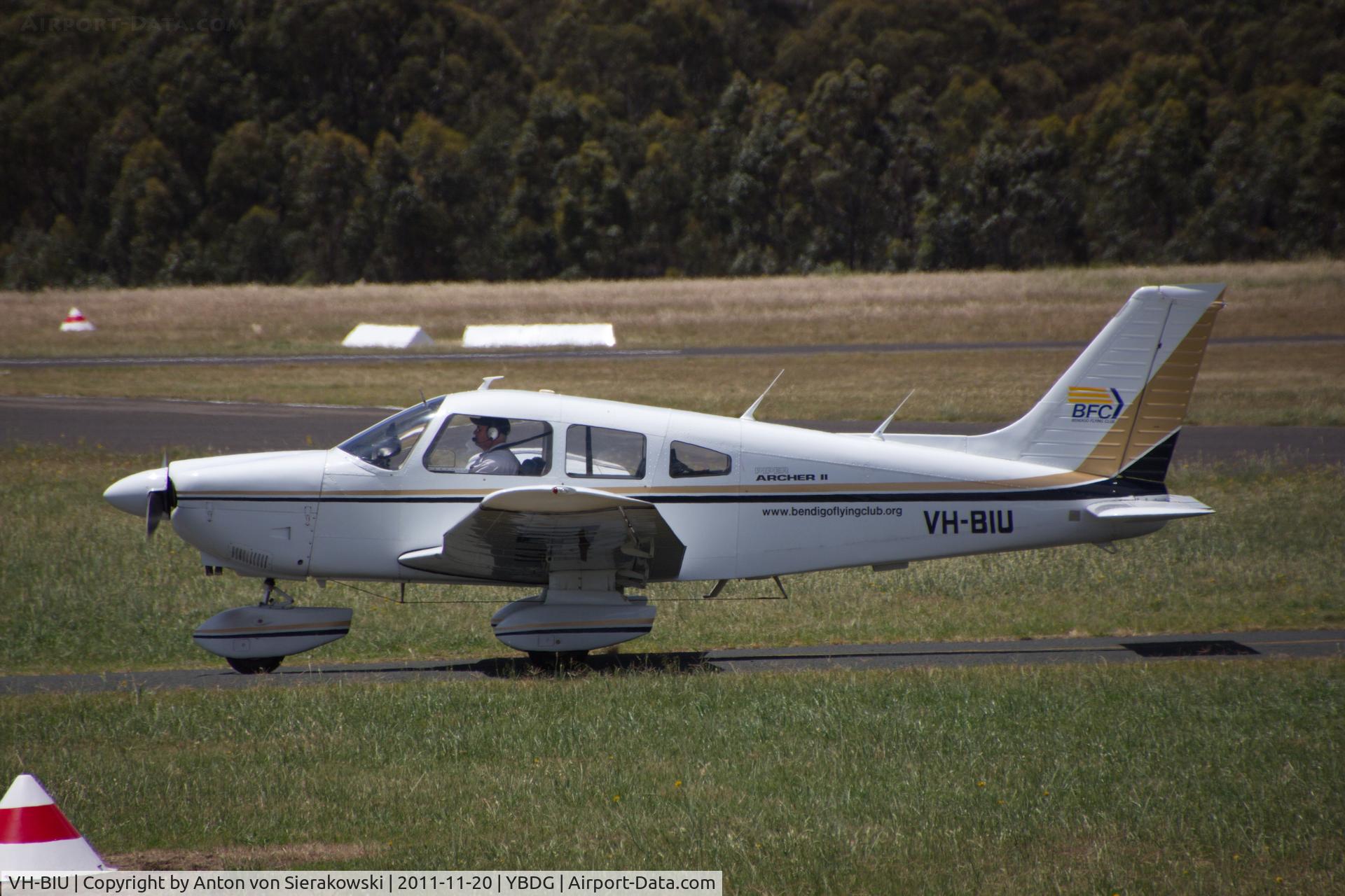 VH-BIU, 1979 Piper PA-28-181 C/N 28-7990537, VH-BIU @ YBDG Bendigo Airport