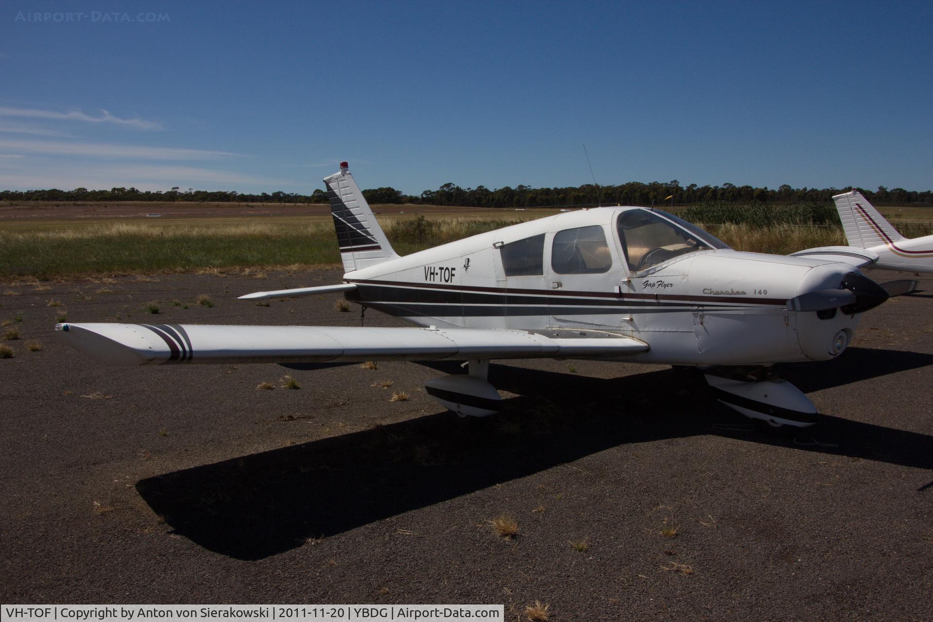 VH-TOF, 1965 Piper PA-28-140 C/N 28-20709, VH-TOF @ YBDG