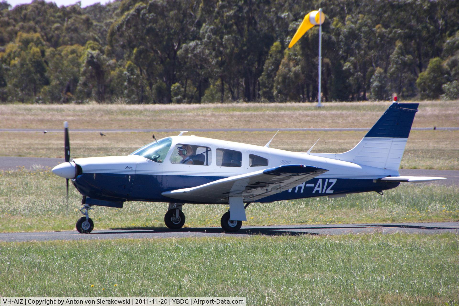 VH-AIZ, 1978 Piper PA-28R-201 Cherokee Arrow III C/N 28R-7837104, VH-AIZ @ YBDG