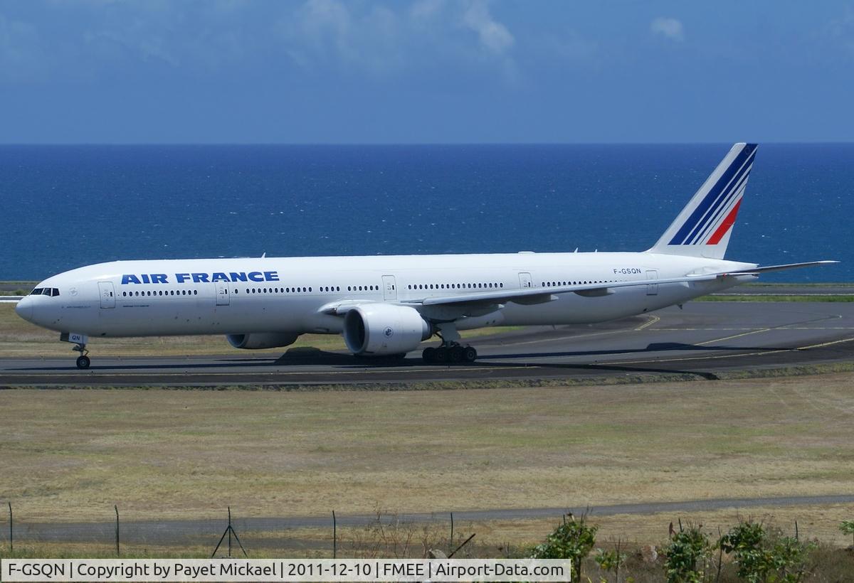 F-GSQN, 2006 Boeing 777-328/ER C/N 32960, Taxiing on Alpha