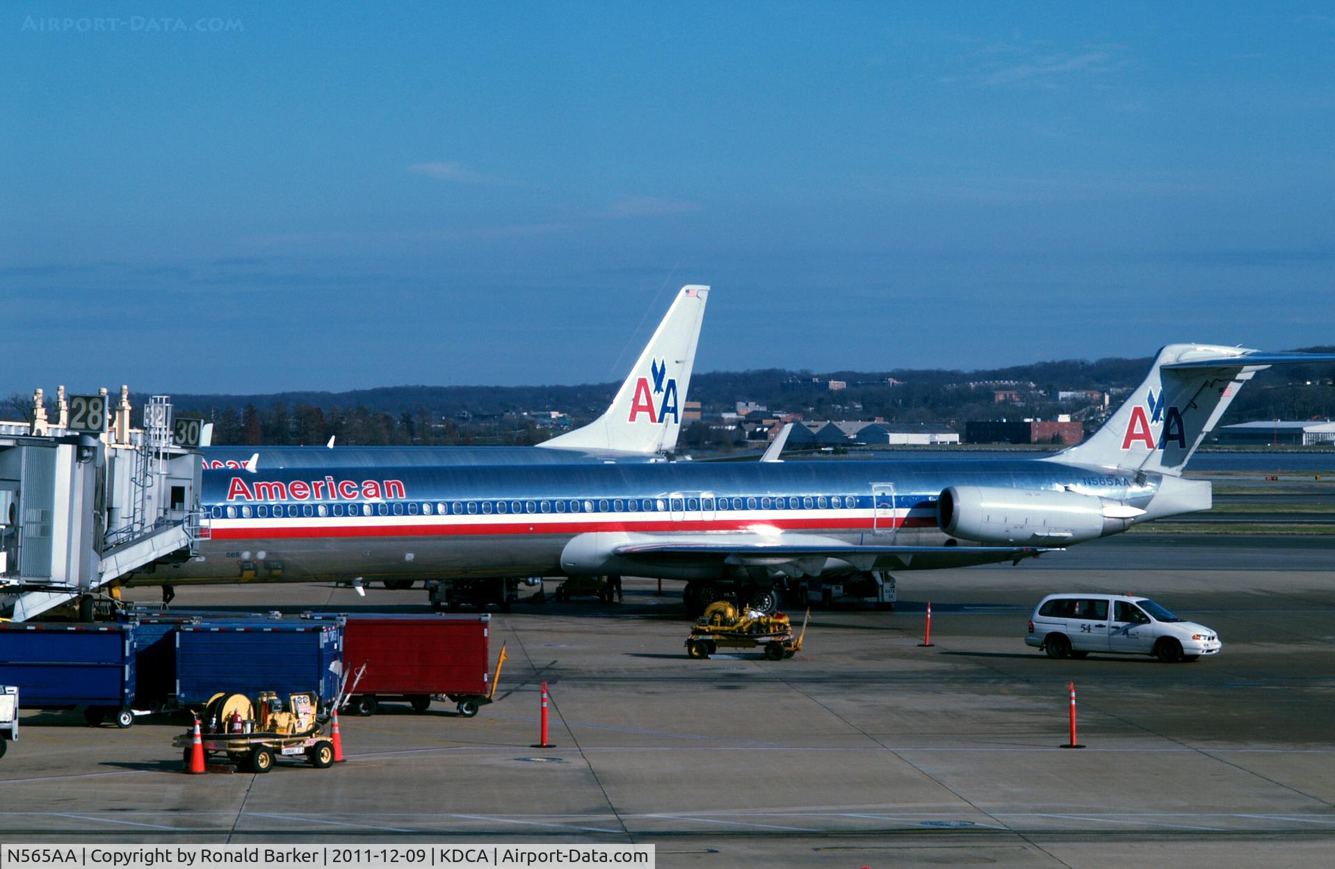 N565AA, 1987 McDonnell Douglas MD-83 (DC-9-83) C/N 49347, DCA, VA