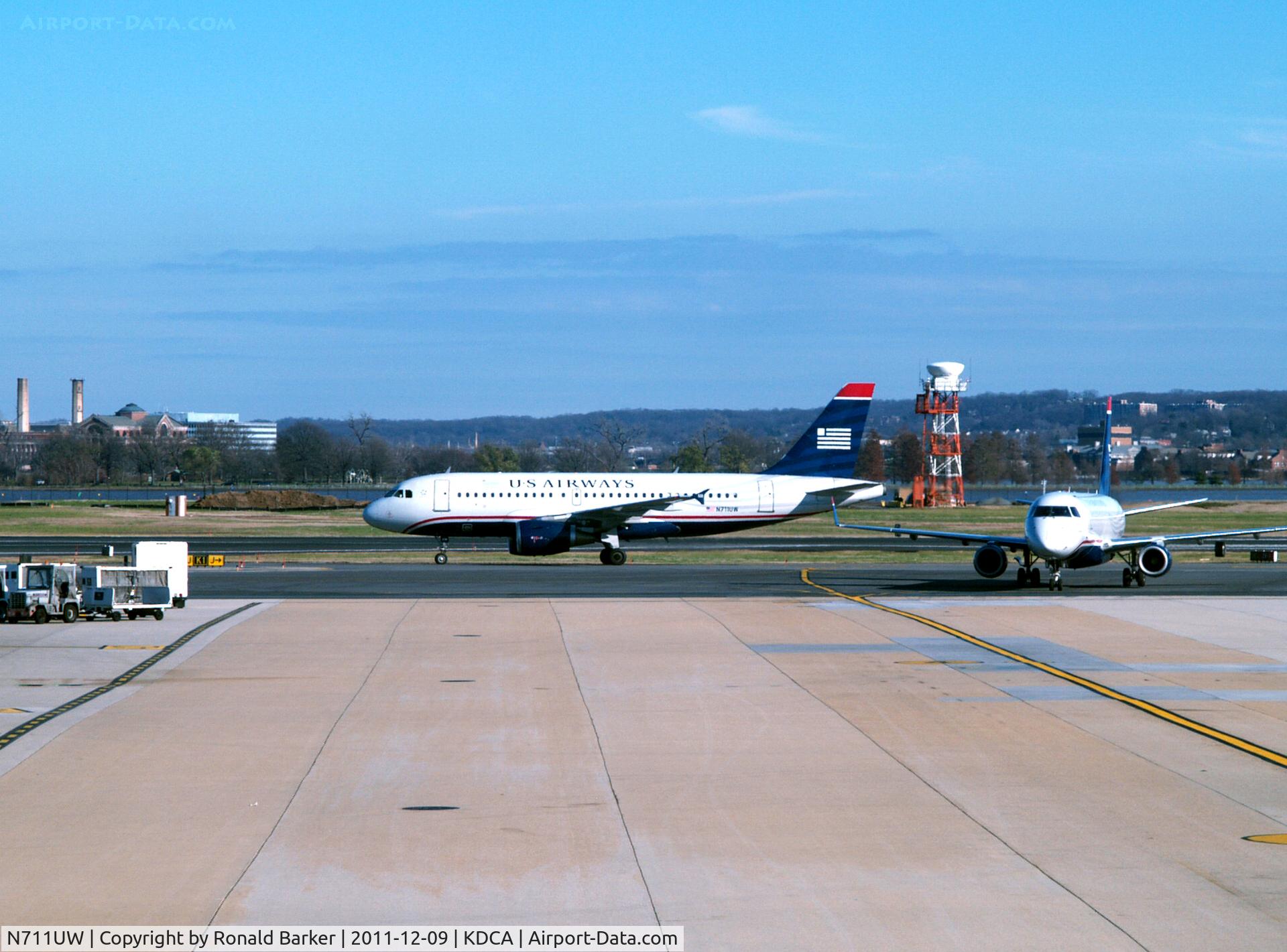 N711UW, 1999 Airbus A319-112 C/N 1033, DCA, VA