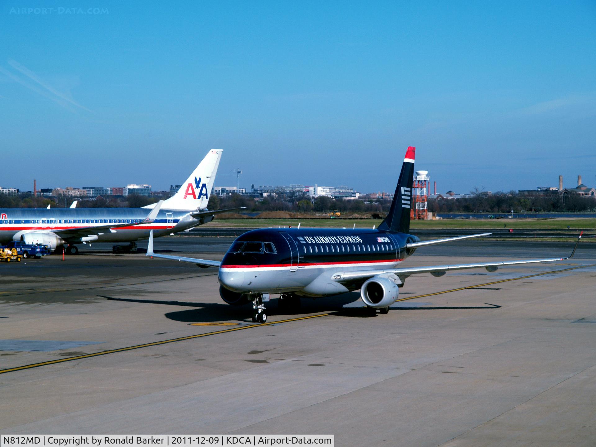 N812MD, 2004 Embraer 170SU (ERJ-170-100SU) C/N 17000030, Taxi to parking DCA
