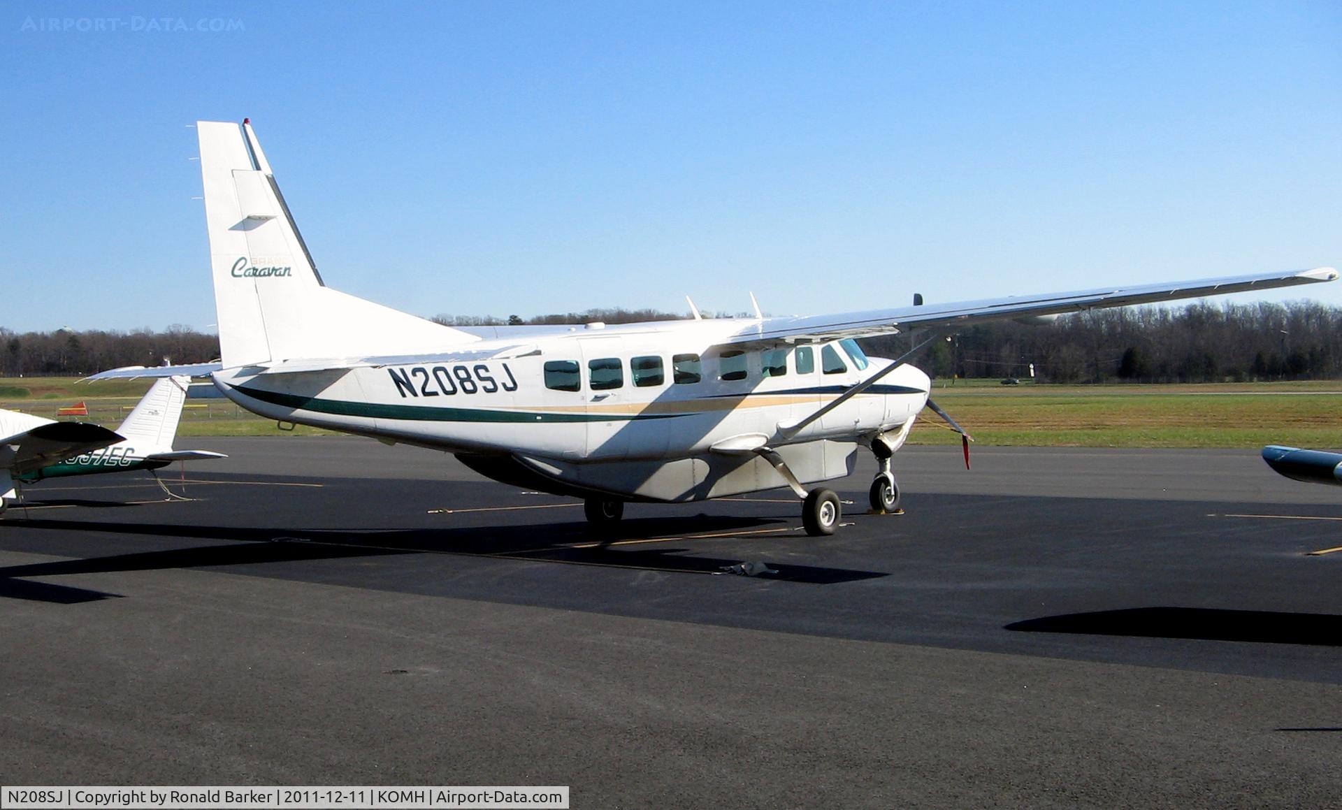 N208SJ, 2000 Cessna 208B C/N 208B0870, Orange