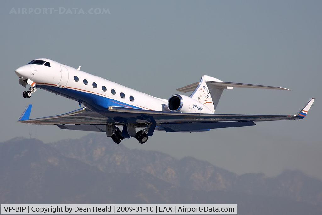 VP-BIP, 2006 Gulfstream Aerospace GV-SP (G550) C/N 5109, This gorgeous 2006 Gulfstream G550 VP-BIP climbs out from RWY 25L enroute to Narita Int'l (RJAA).