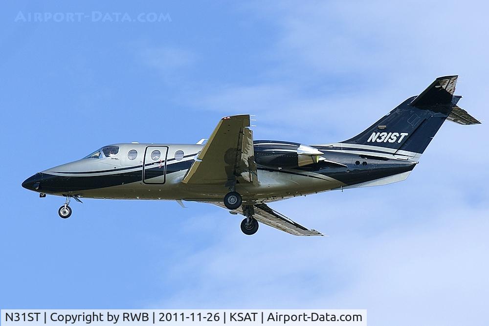 N31ST, Hawker Beechcraft 400A Beechjet C/N RK-600, Landing 30L