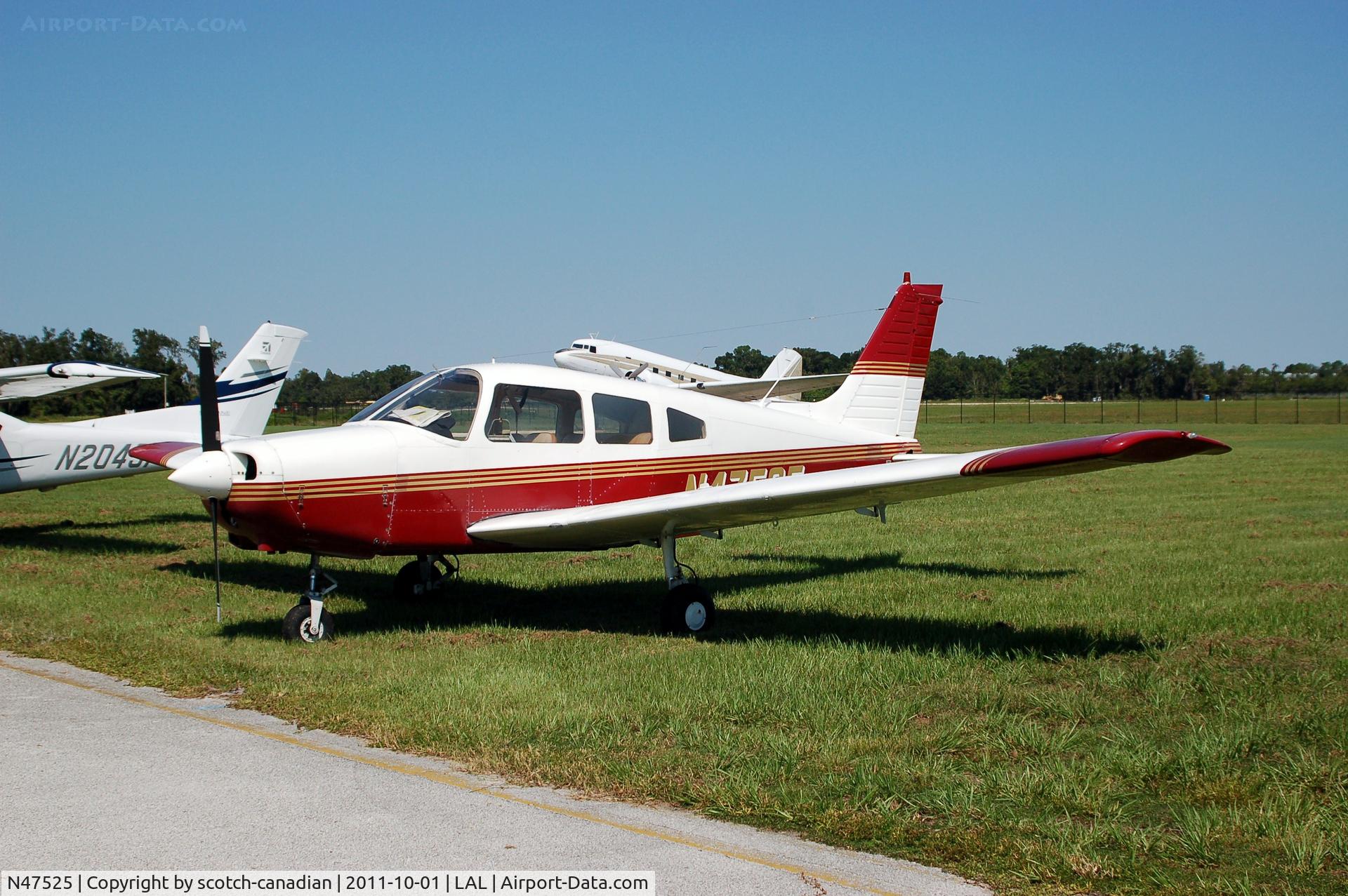 N47525, 1977 Piper PA-28-161 C/N 28-7816088, 1977 Piper PA-28-161 N47525 at Lakeland Linder Regional Airport, Lakeland, FL