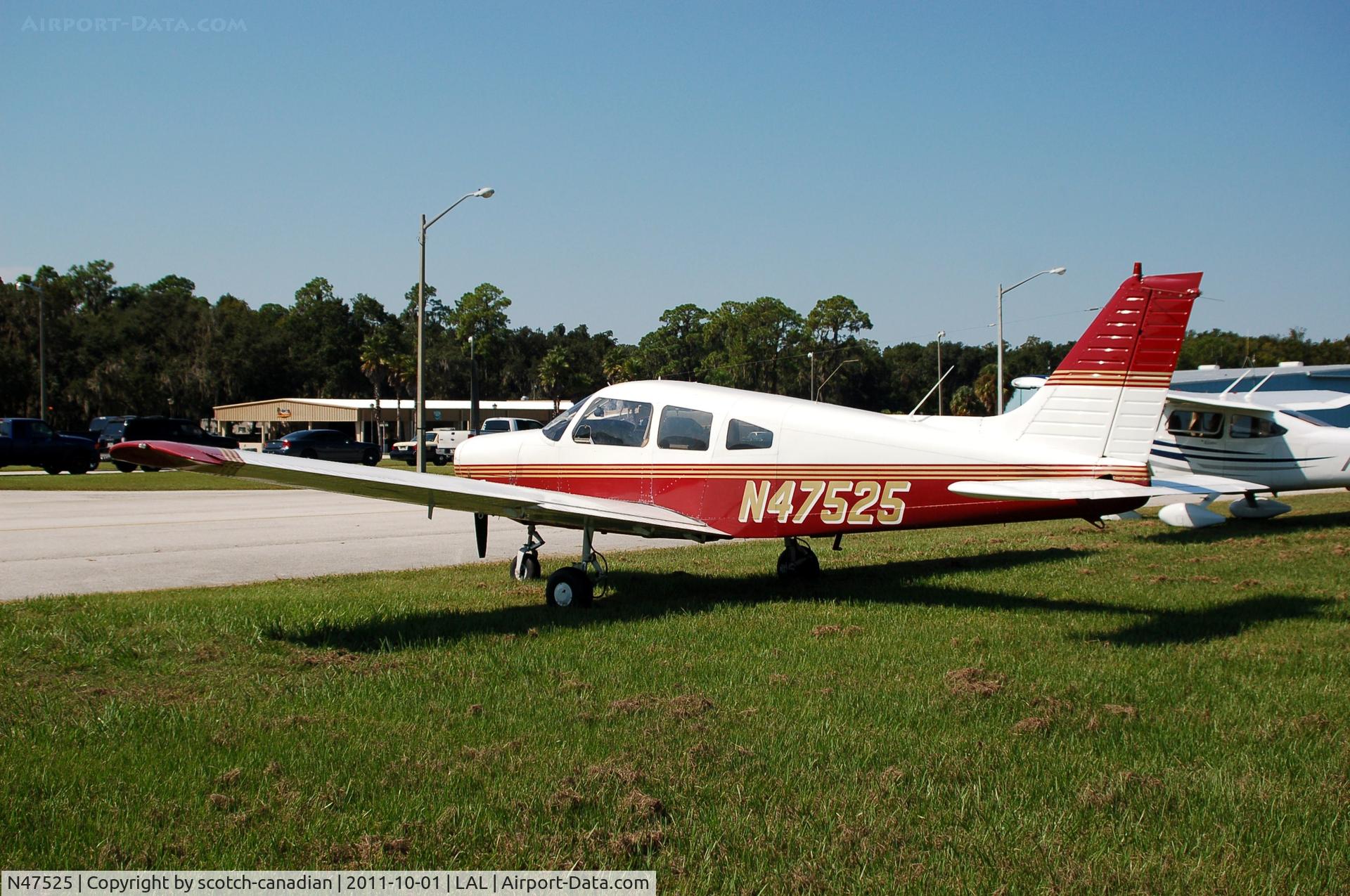 N47525, 1977 Piper PA-28-161 C/N 28-7816088, 1977 Piper PA-28-161 N47525 at Lakeland Linder Regional Airport, Lakeland, FL