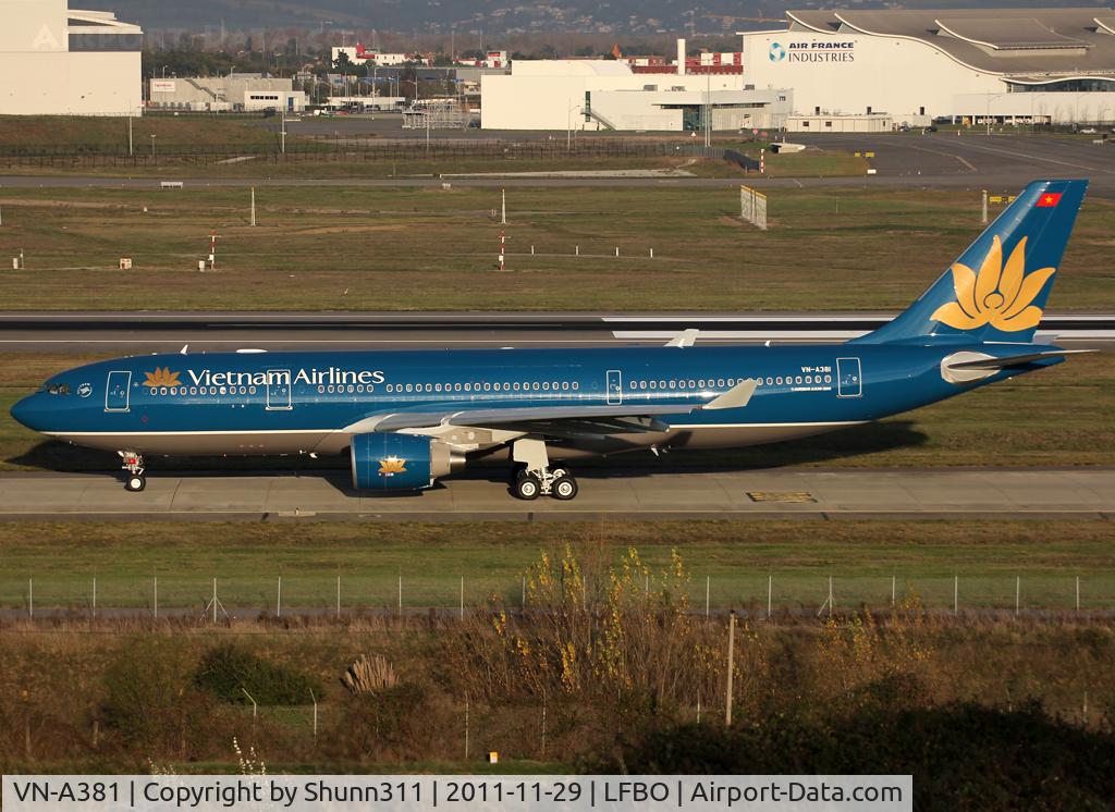 VN-A381, 2011 Airbus A330-223 C/N 1266, Delivery day...