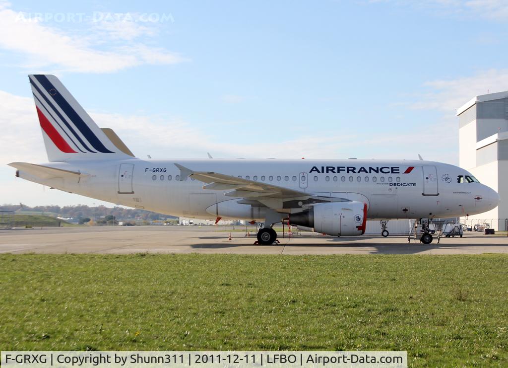 F-GRXG, 2004 Airbus A319-115LR C/N 2213, Parked at Air France facility with new c/s... First 'dedicate' with them ;)