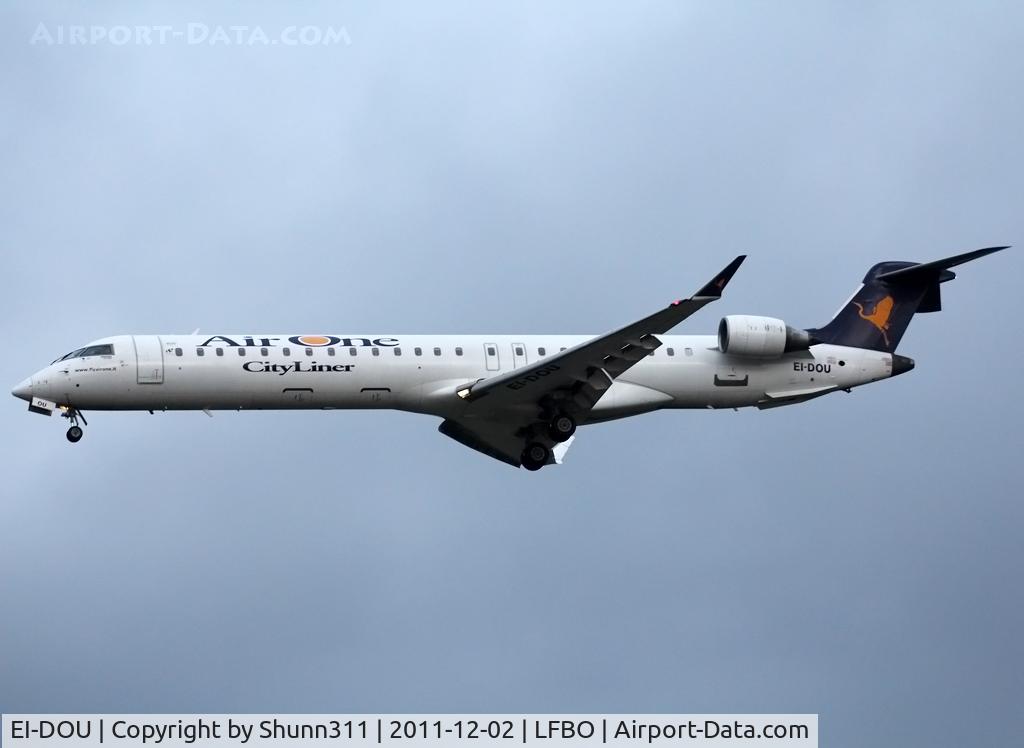 EI-DOU, 2006 Bombardier CRJ-900 (CL-600-2D24) C/N 15068, Landing rwy 32L