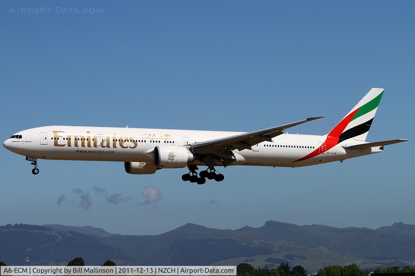 A6-ECM, 2009 Boeing 777-36N/ER C/N 37703, finals to 02