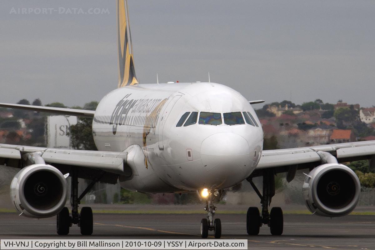 VH-VNJ, 2006 Airbus A320-232 C/N 2982, this Tiger doesnt bite
